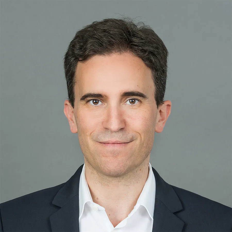 Portrait von Prof. Dr. med. Florian Streitparth, MBA, EBIR